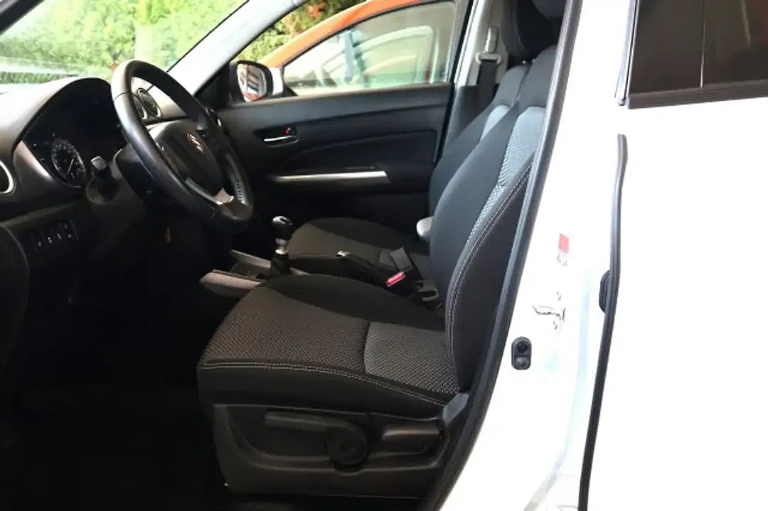 Suzuki Vitara - Thumbnail 7