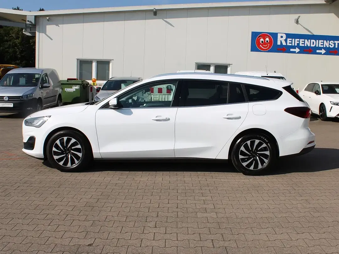 Ford Focus - Thumbnail 4