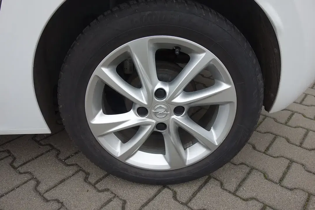 Opel Corsa - Thumbnail 5