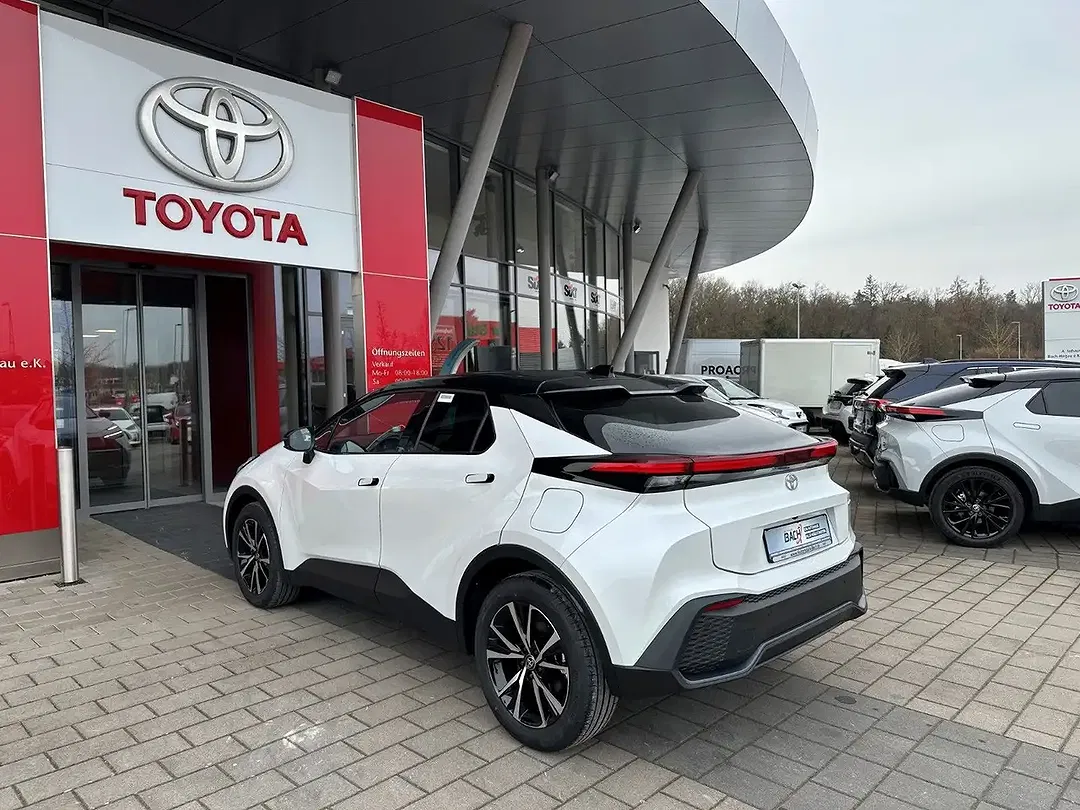 Toyota C-HR - Thumbnail 8