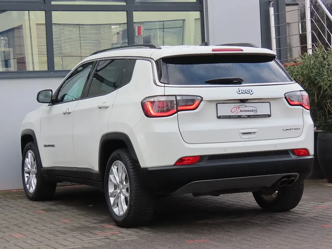 Jeep Compass - Thumbnail 9