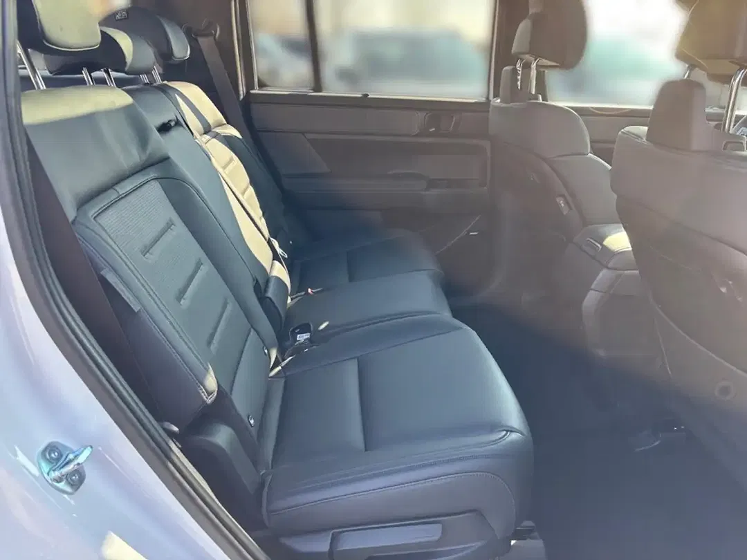 Hyundai SANTA FE - Thumbnail 13