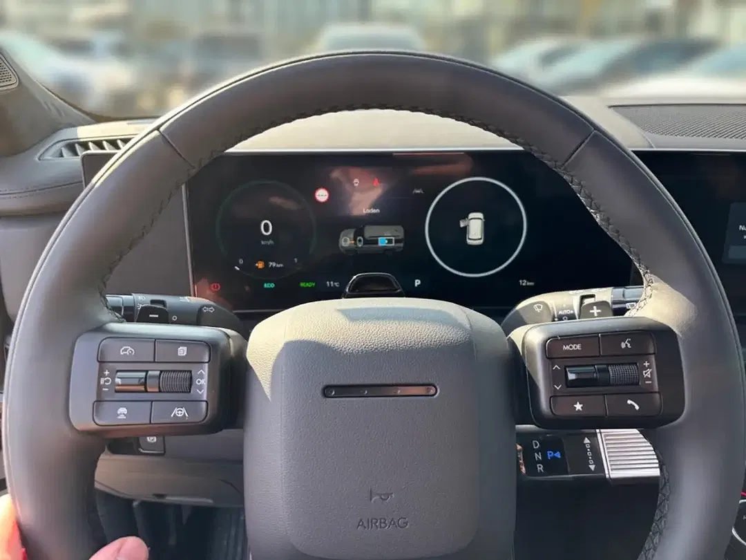 Hyundai SANTA FE - Thumbnail 8