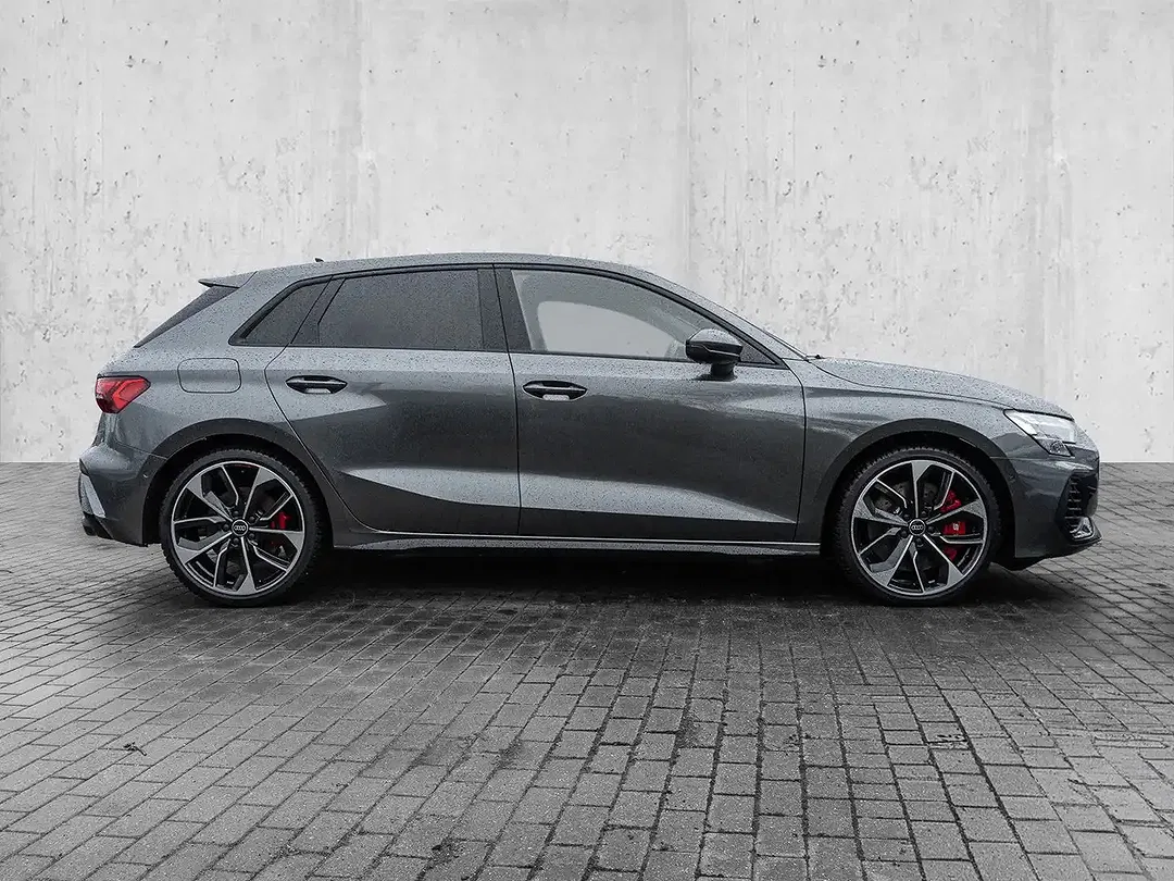 Audi S3 - Thumbnail 4