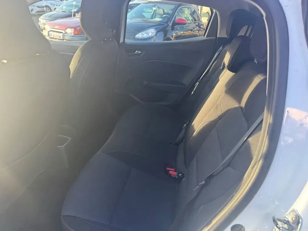 Renault Clio - Thumbnail 6