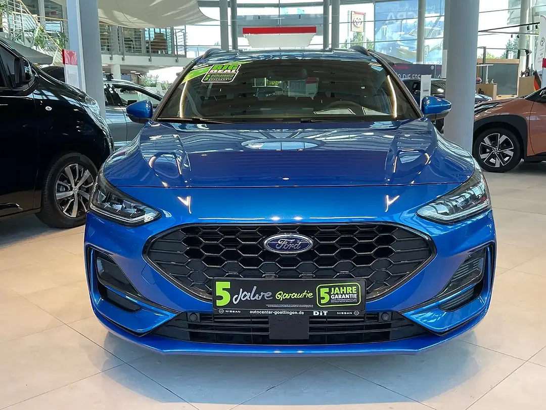 Ford Focus - Thumbnail 3