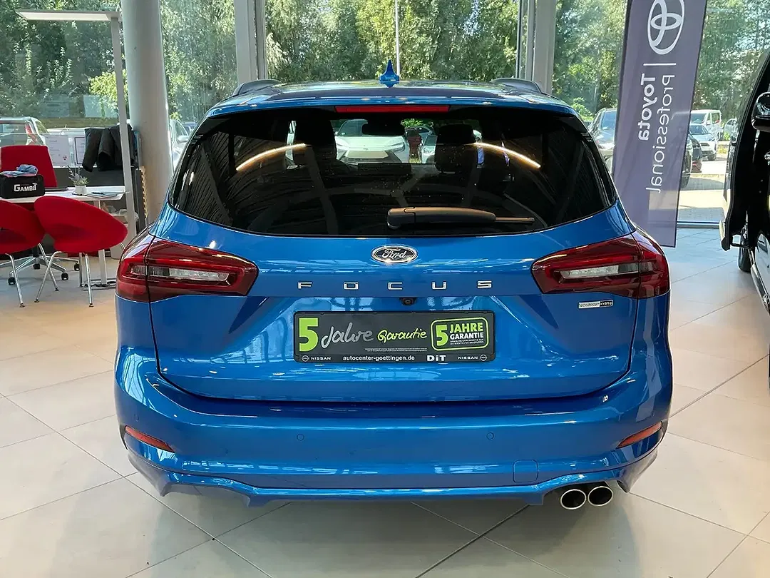 Ford Focus - Thumbnail 6