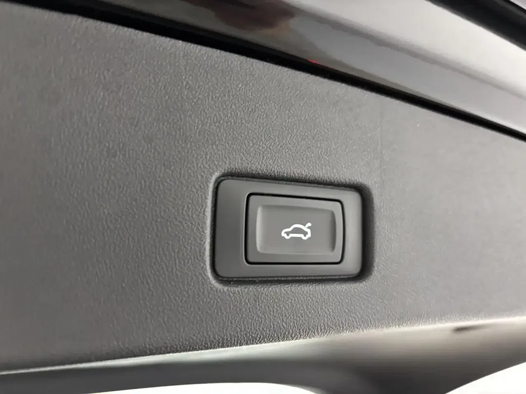 Audi Q4 e-tron - Thumbnail 10