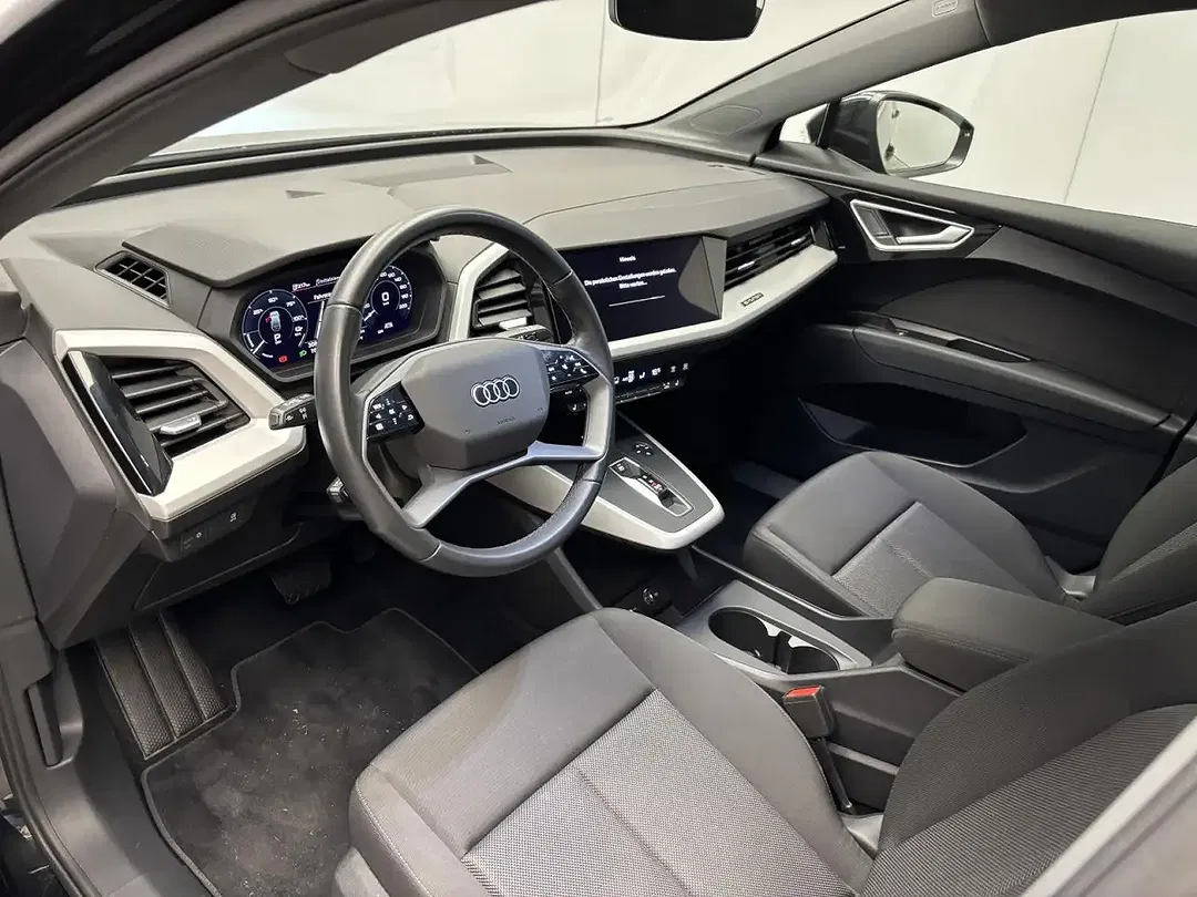 Audi Q4 e-tron - Thumbnail 4