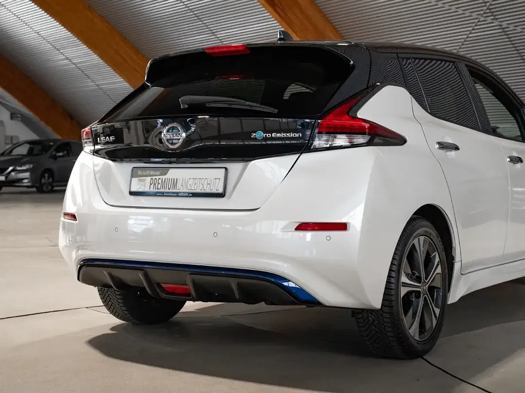 Nissan Leaf - Thumbnail 14