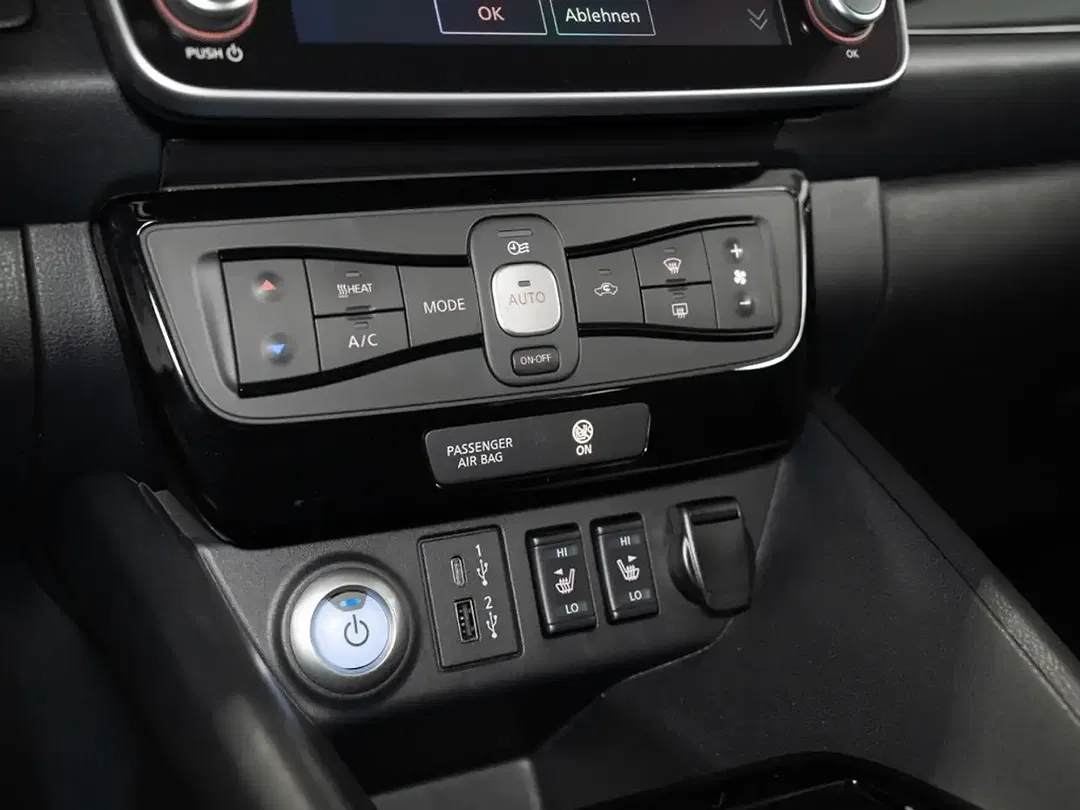 Nissan Leaf - Thumbnail 19