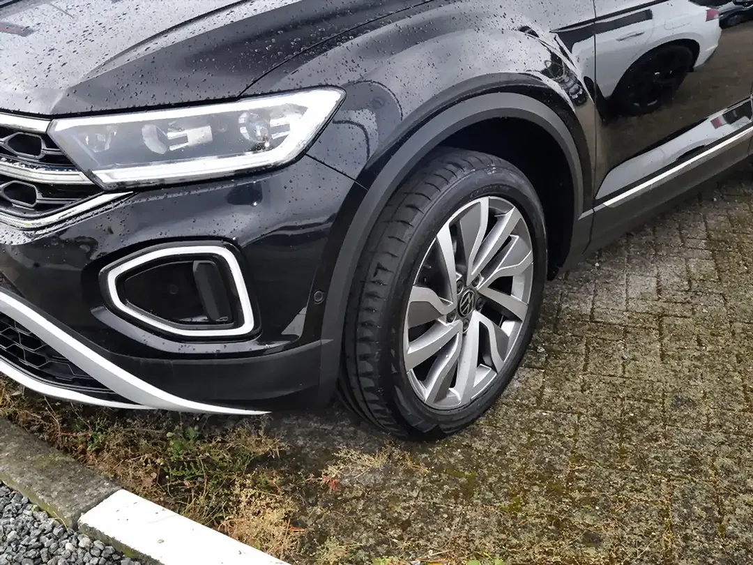 Volkswagen T-Roc - Thumbnail 5