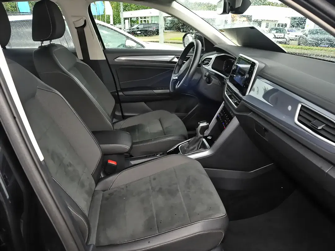 Volkswagen T-Roc - Thumbnail 9