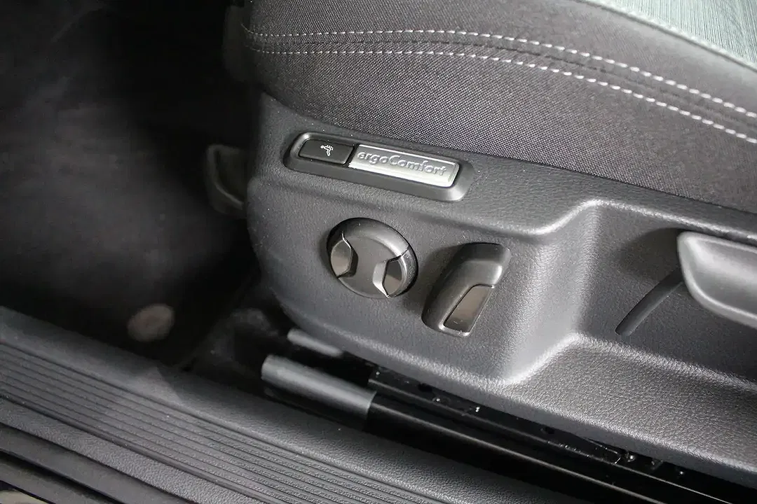 Volkswagen Passat Variant - Thumbnail 13