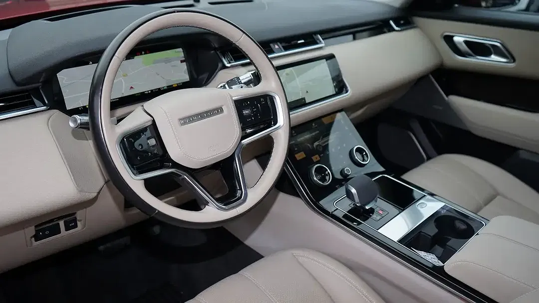 Land Rover Range Rover Velar - Thumbnail 3