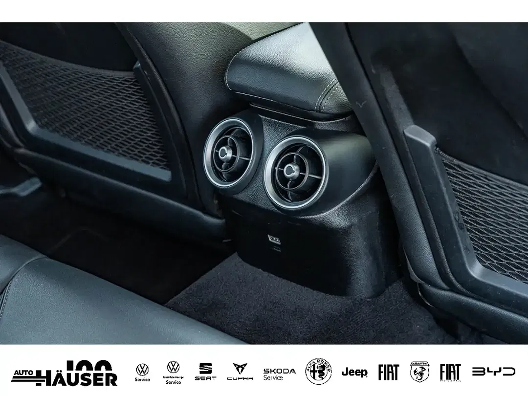 Alfa Romeo Giulia - Thumbnail 11