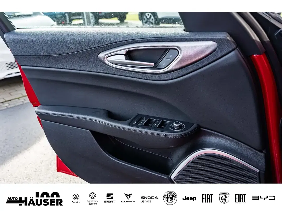 Alfa Romeo Giulia - Thumbnail 17