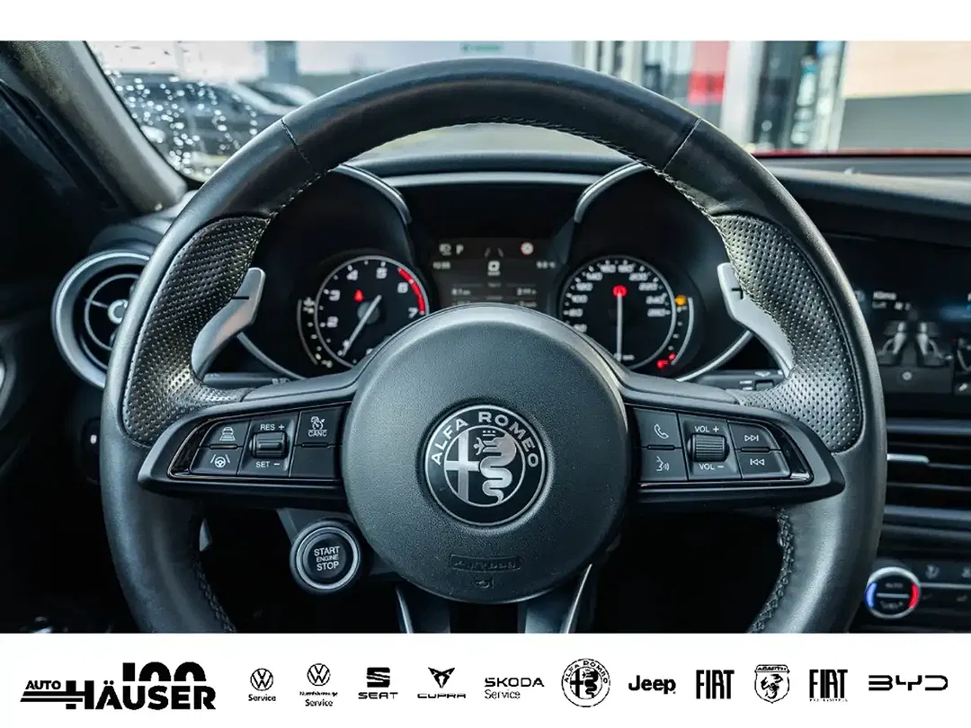 Alfa Romeo Giulia - Thumbnail 18