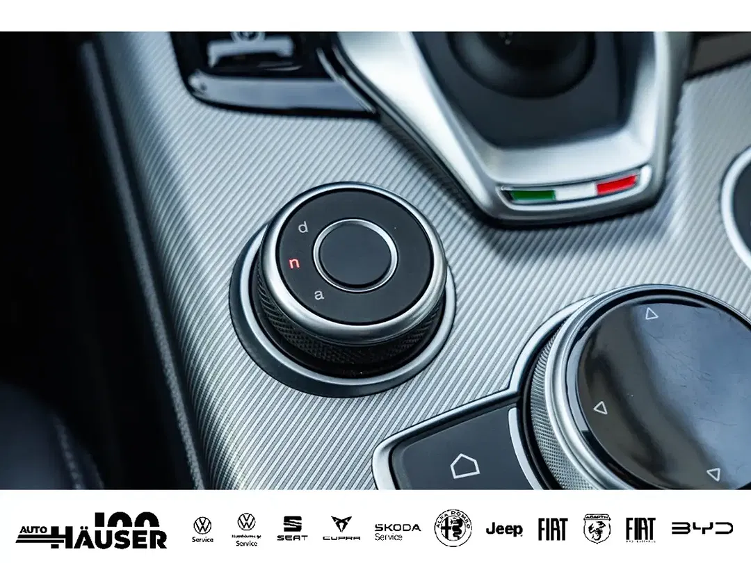 Alfa Romeo Giulia - Thumbnail 23