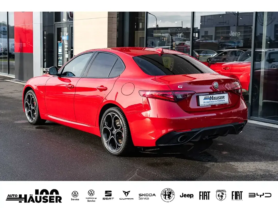 Alfa Romeo Giulia - Thumbnail 3