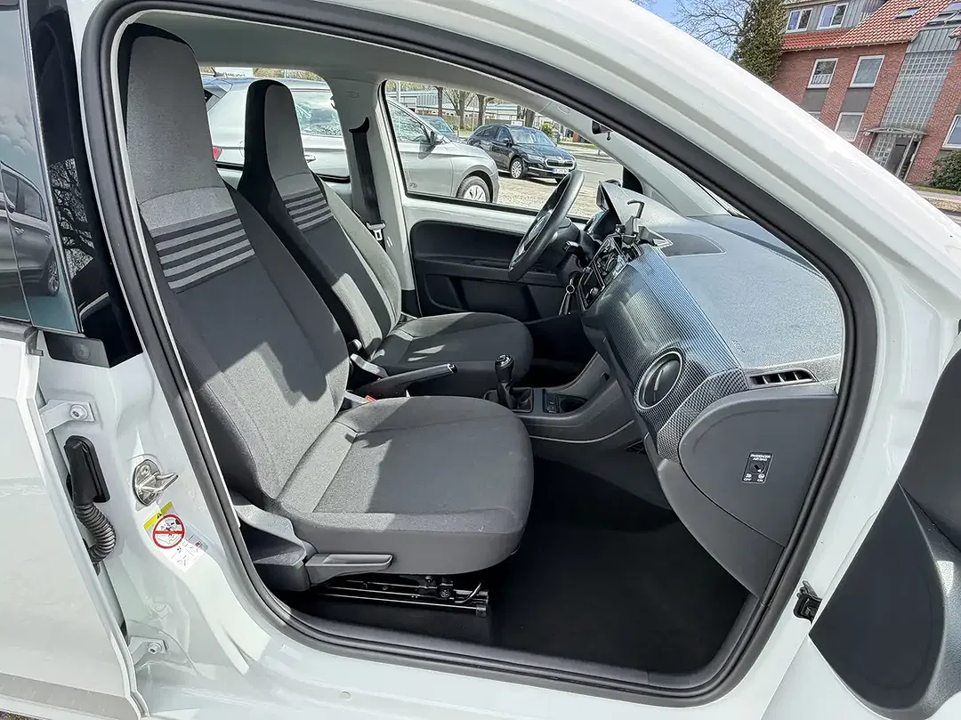 Volkswagen up! - Thumbnail 12