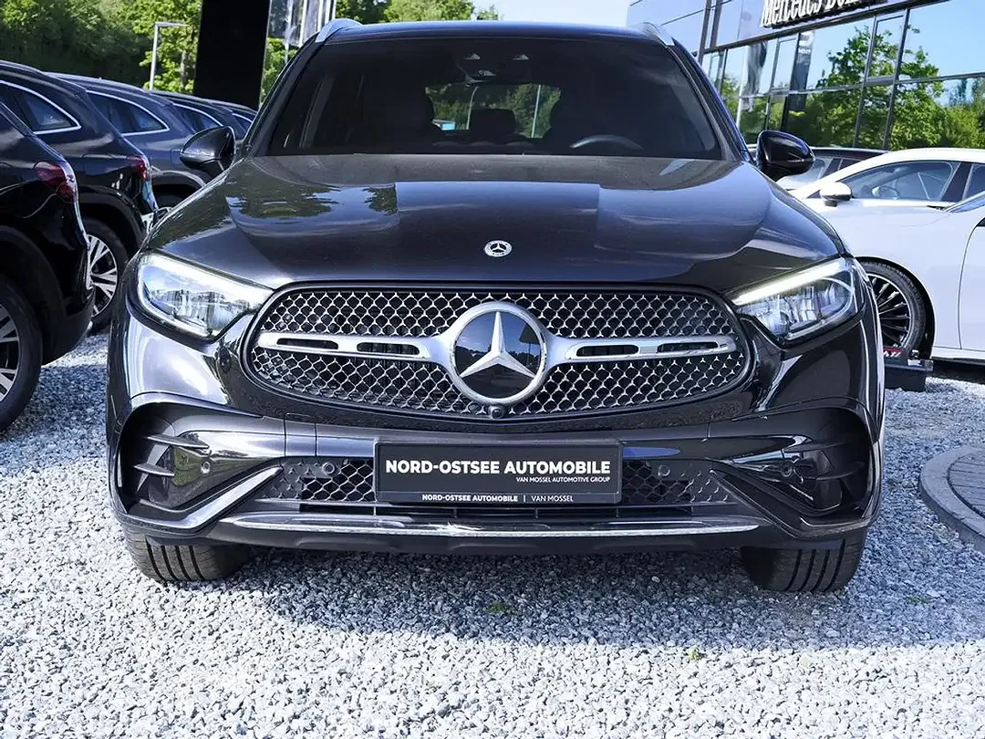 Mercedes-Benz GLC 300 - Thumbnail 4