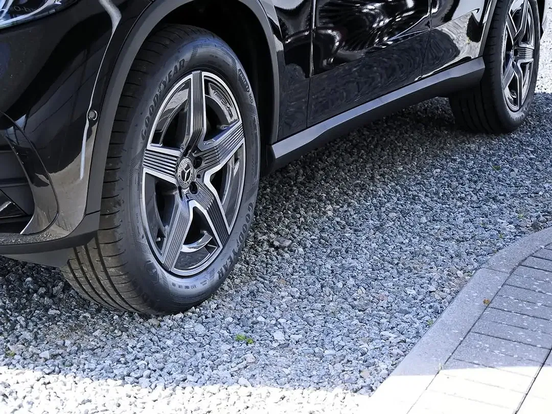 Mercedes-Benz GLC 300 - Thumbnail 7