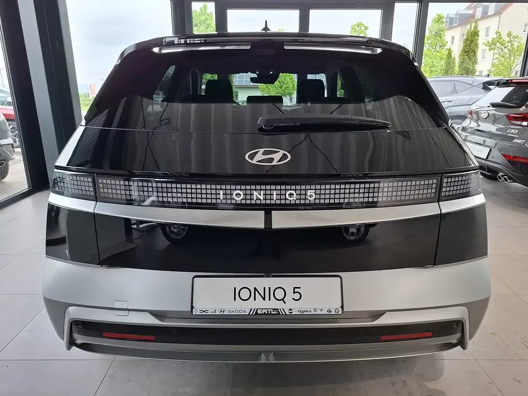 Hyundai IONIQ 5 - Thumbnail 6