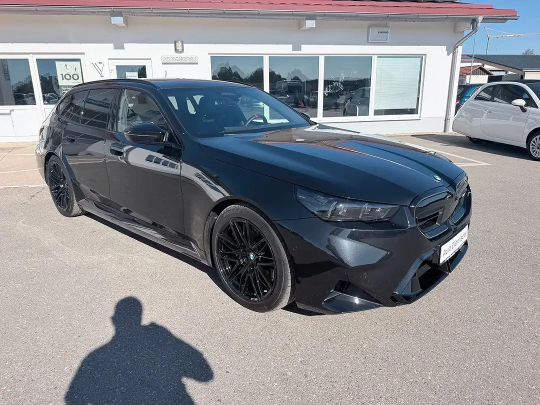 BMW M5 - Thumbnail 10