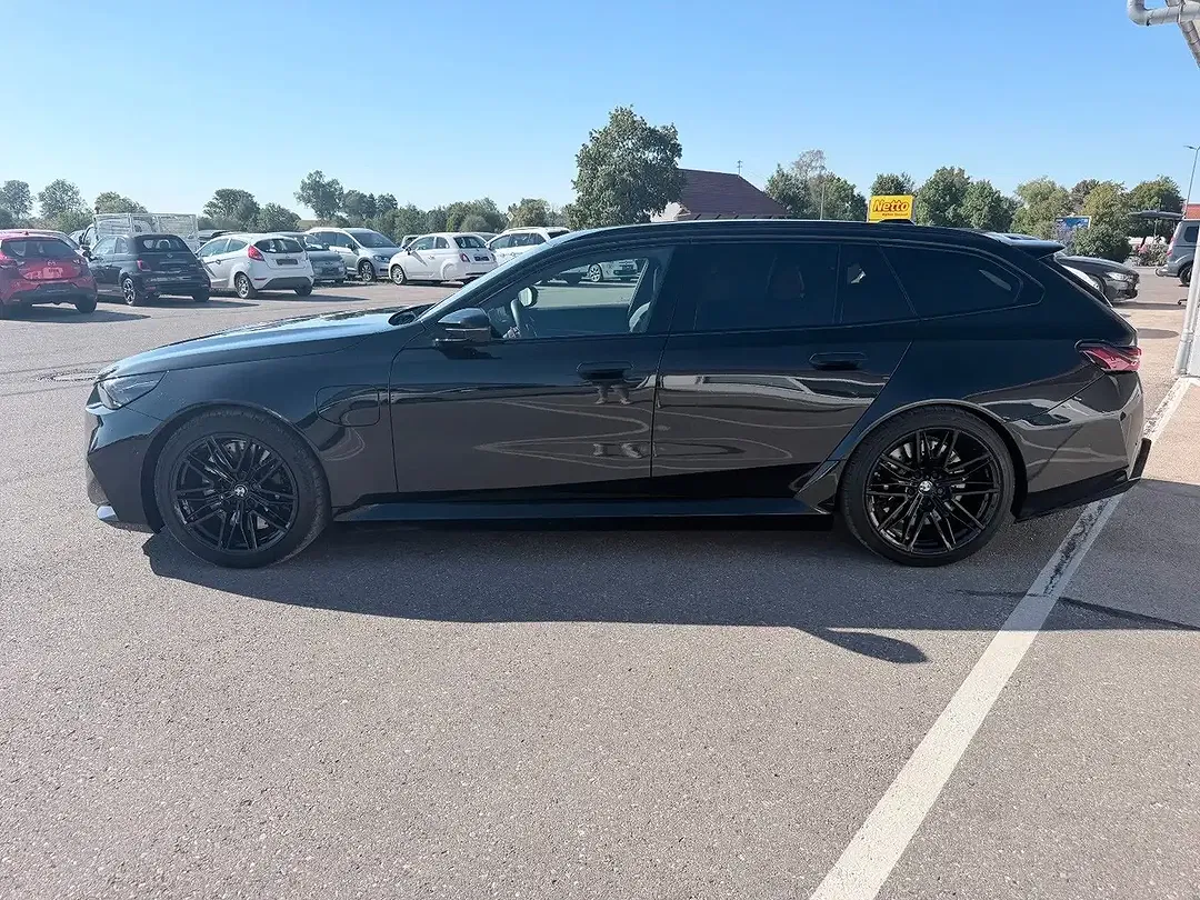 BMW M5 - Thumbnail 5