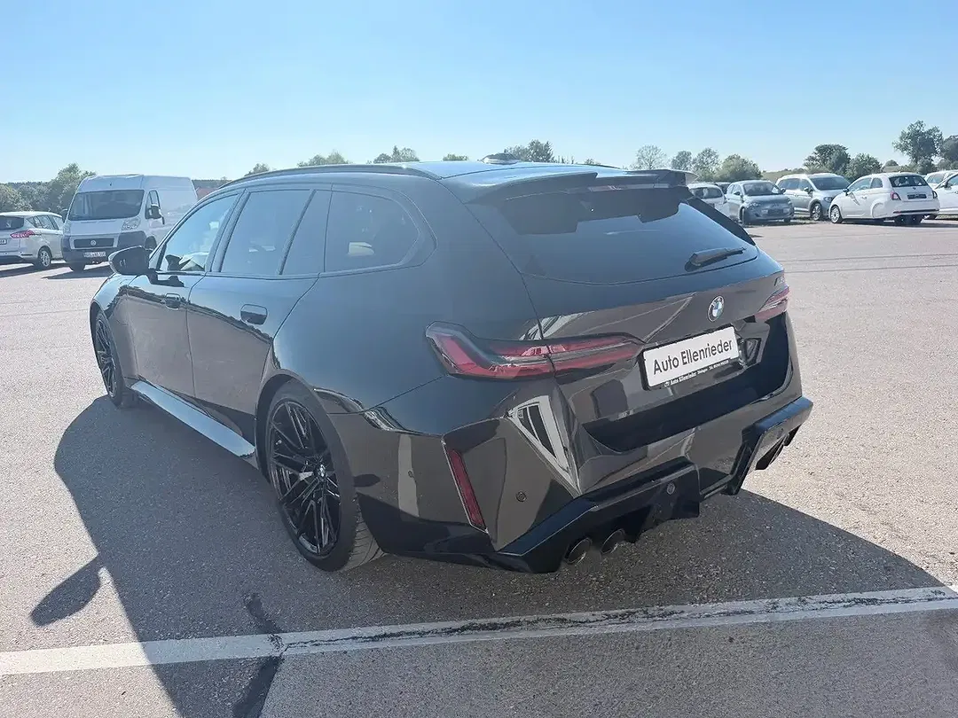 BMW M5 - Thumbnail 6