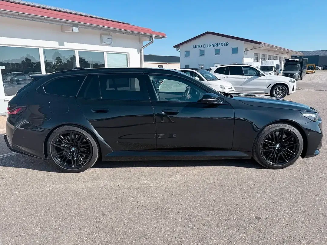 BMW M5 - Thumbnail 9