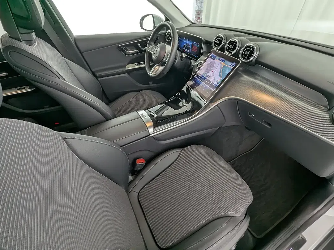 Mercedes-Benz GLC 200 - Thumbnail 13