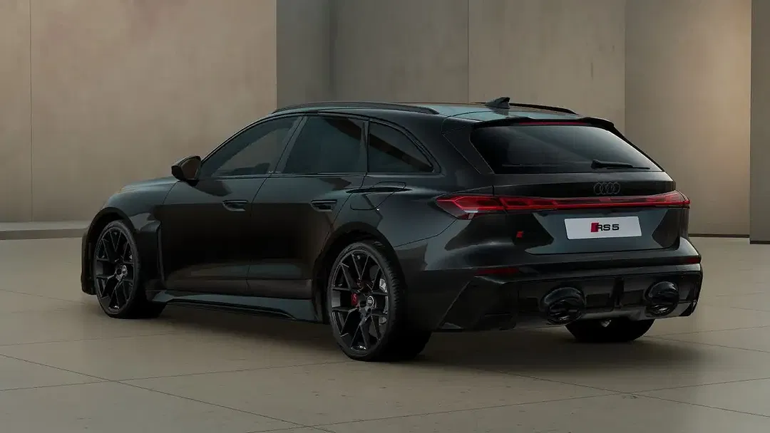 Audi RS5 - foto 1