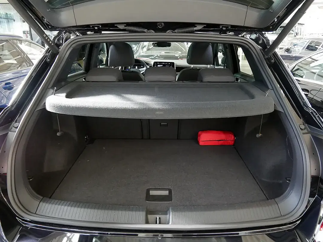 Volkswagen T-Roc - Thumbnail 11