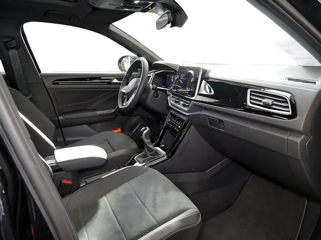 Volkswagen T-Roc - Thumbnail 5