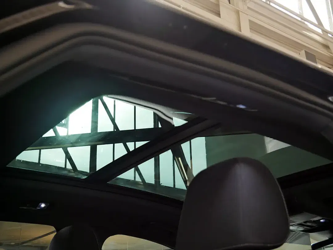 Volkswagen T-Roc - Thumbnail 8