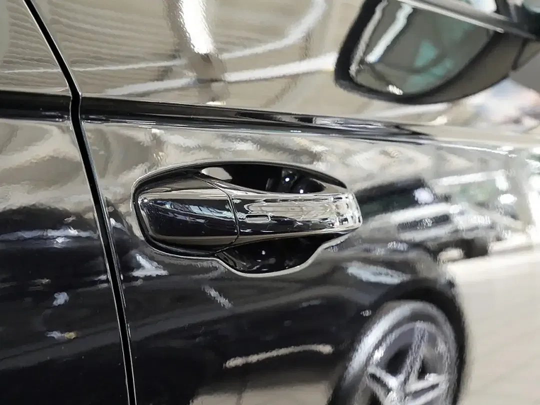 Volkswagen T-Roc - Thumbnail 9