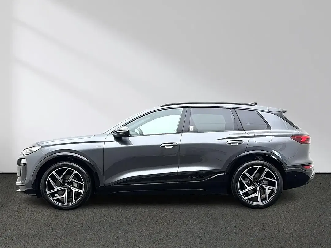 Audi Q6 e-tron quattro - foto 1
