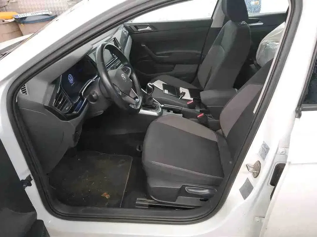Volkswagen Polo - Thumbnail 6