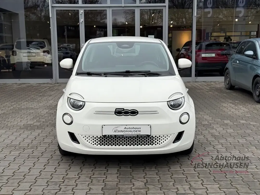 Fiat 500e - Thumbnail 2