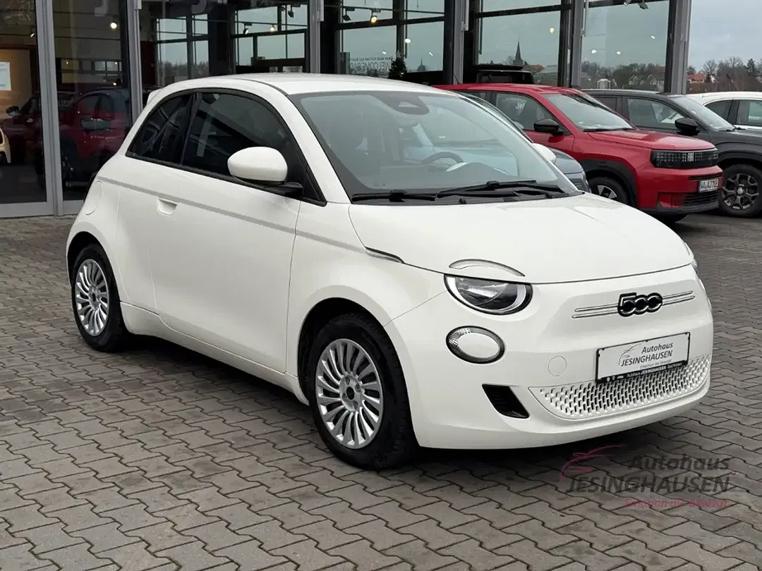 Fiat 500e - Thumbnail 3