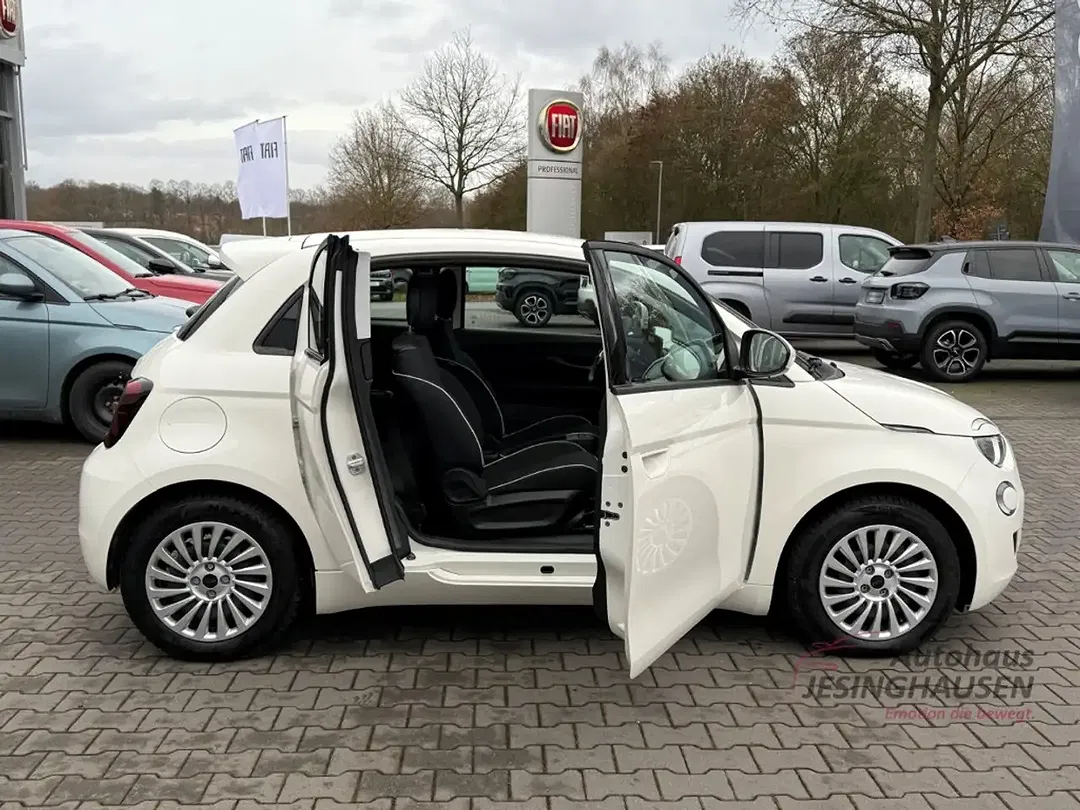 Fiat 500e - Thumbnail 5