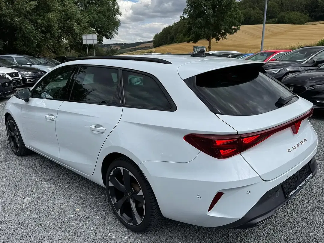 CUPRA Leon - Thumbnail 4
