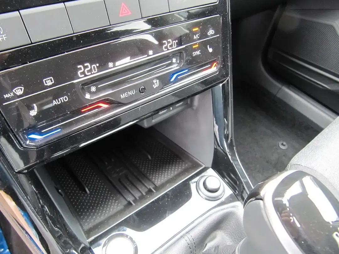 Volkswagen T-Cross - Thumbnail 9