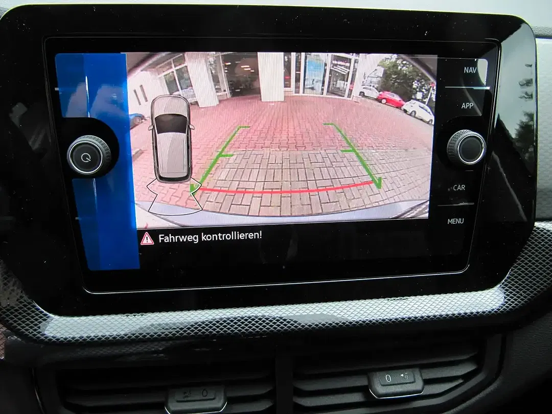 Volkswagen T-Cross - Thumbnail 8