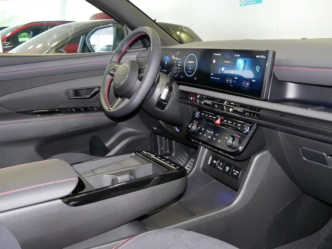 Hyundai TUCSON - Thumbnail 3