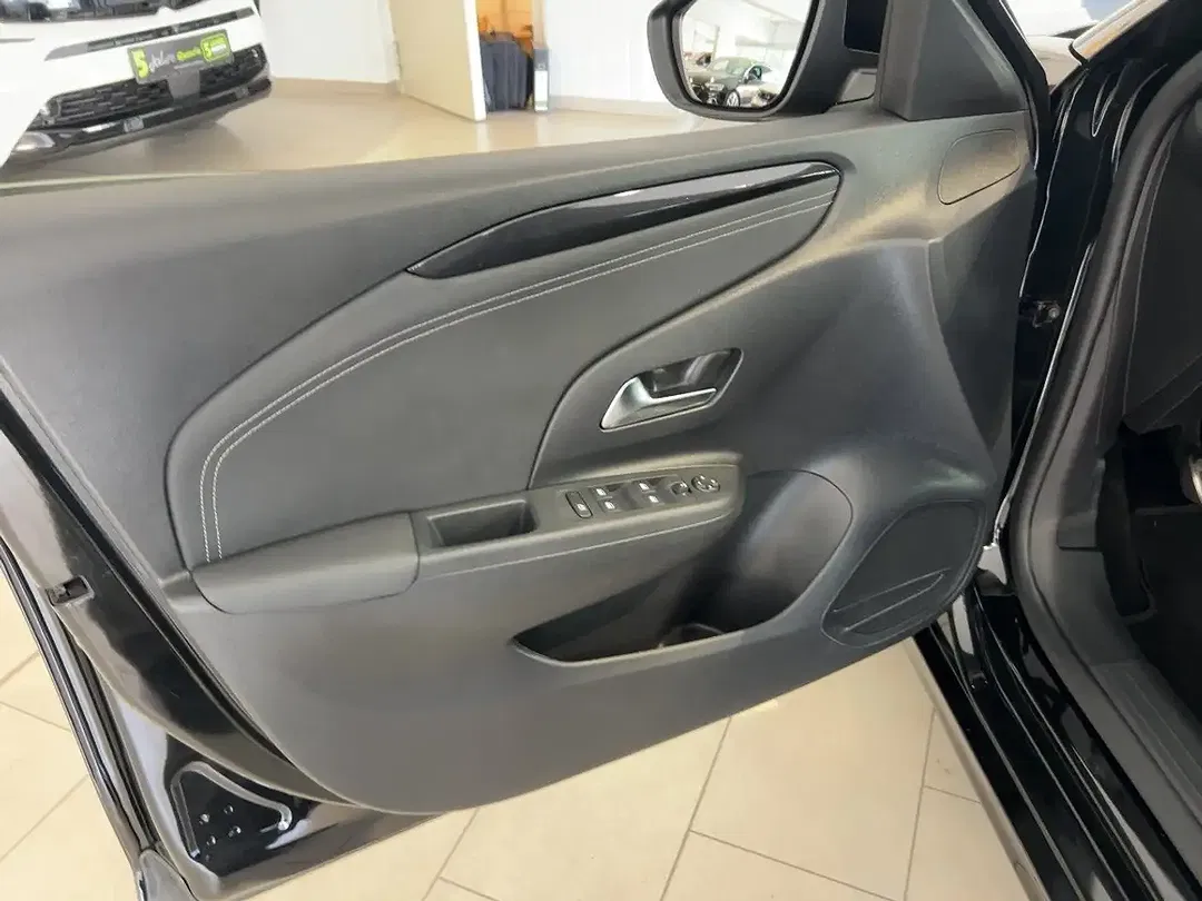 Opel Corsa - Thumbnail 9