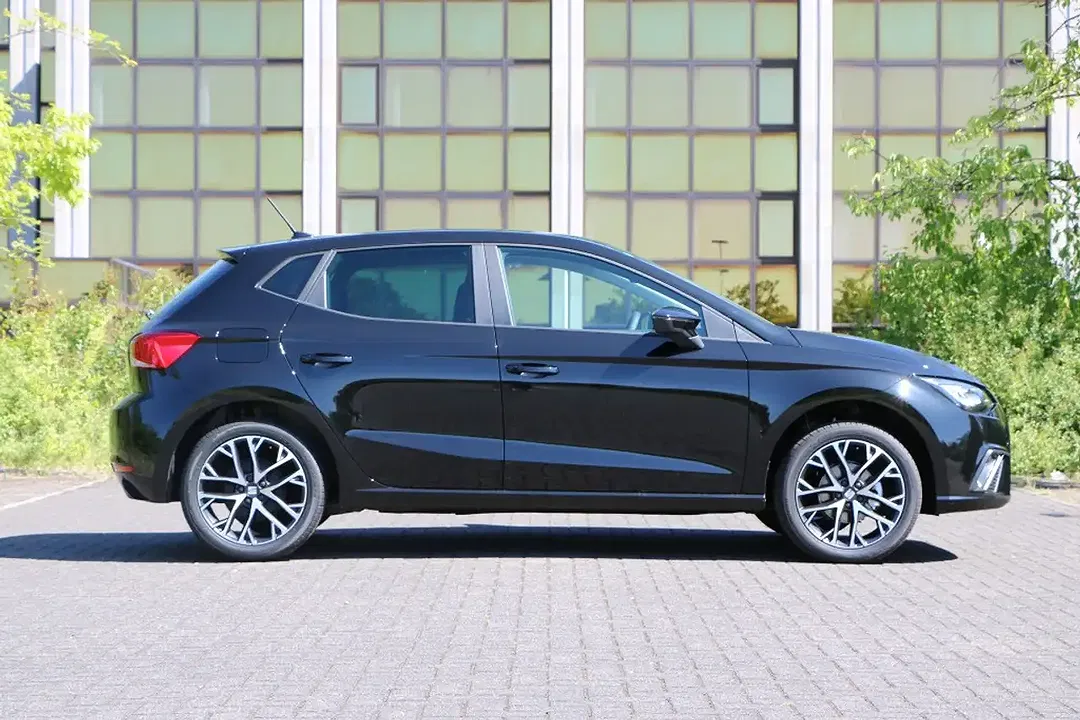 SEAT Ibiza - Thumbnail 1