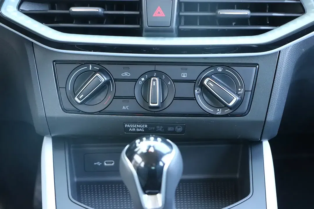 SEAT Ibiza - Thumbnail 12